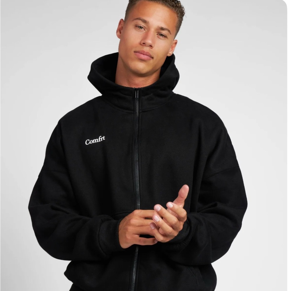 Comfrt Black cloud zip Hoodie XS
